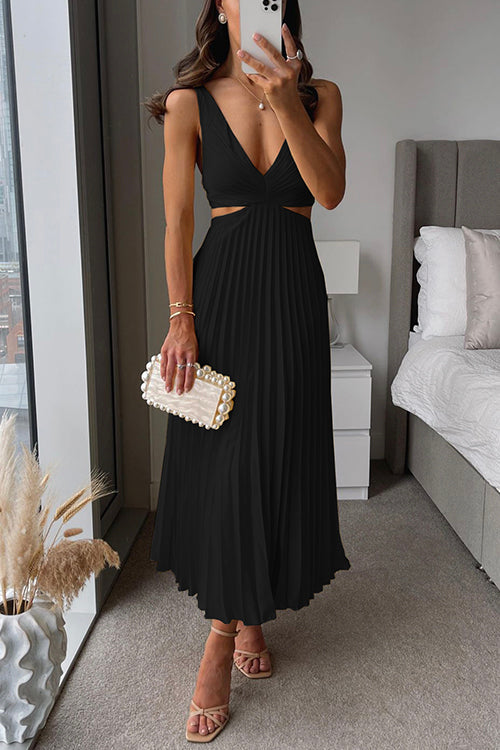 Allanah™ | V-Neck Cut-Out Pleated Maxi Dress